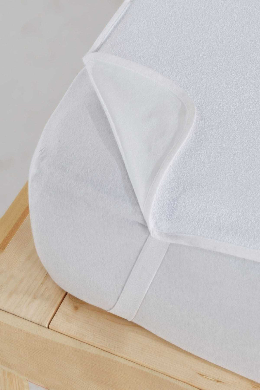 200x200 Double Fitted Mattress Protector with Cotton Corners