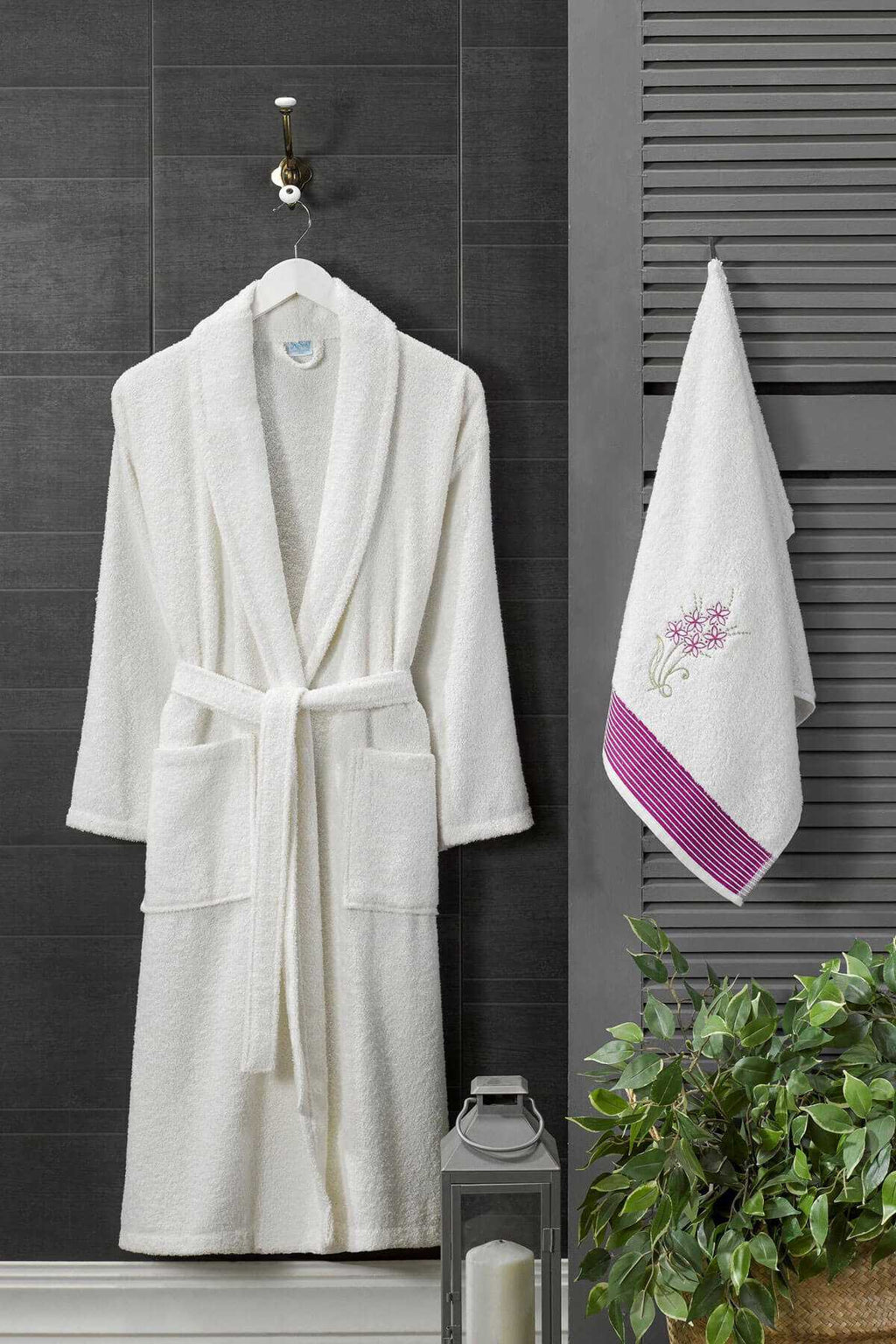 4 Piece Family Bathrobe Set Women Men Towel Bathrobe Set White Set