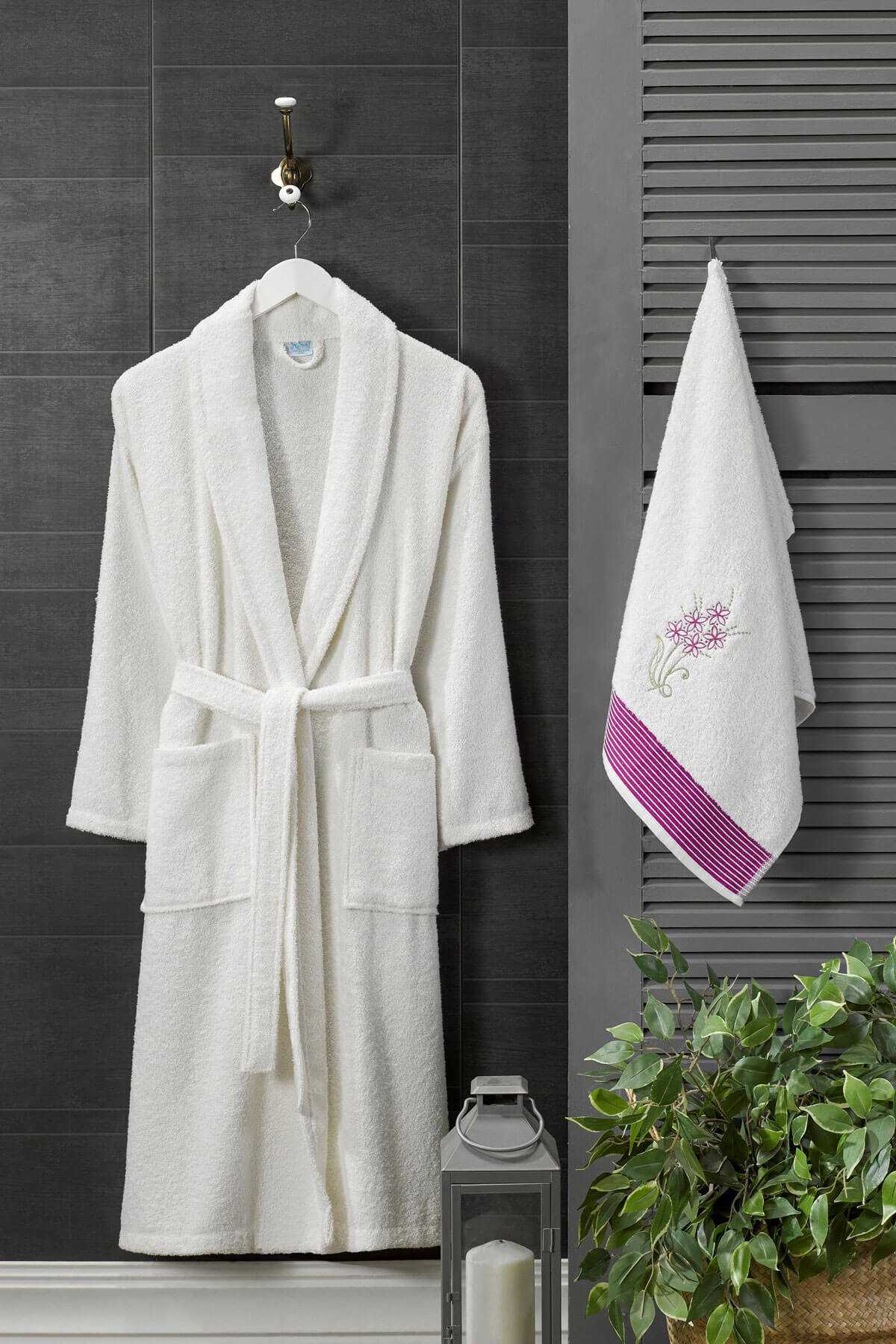 4 Piece Family Bathrobe Set Women Men Towel Bathrobe Set White Set